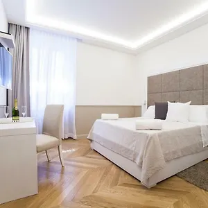 https://margherita-suites.it-romehotels.com